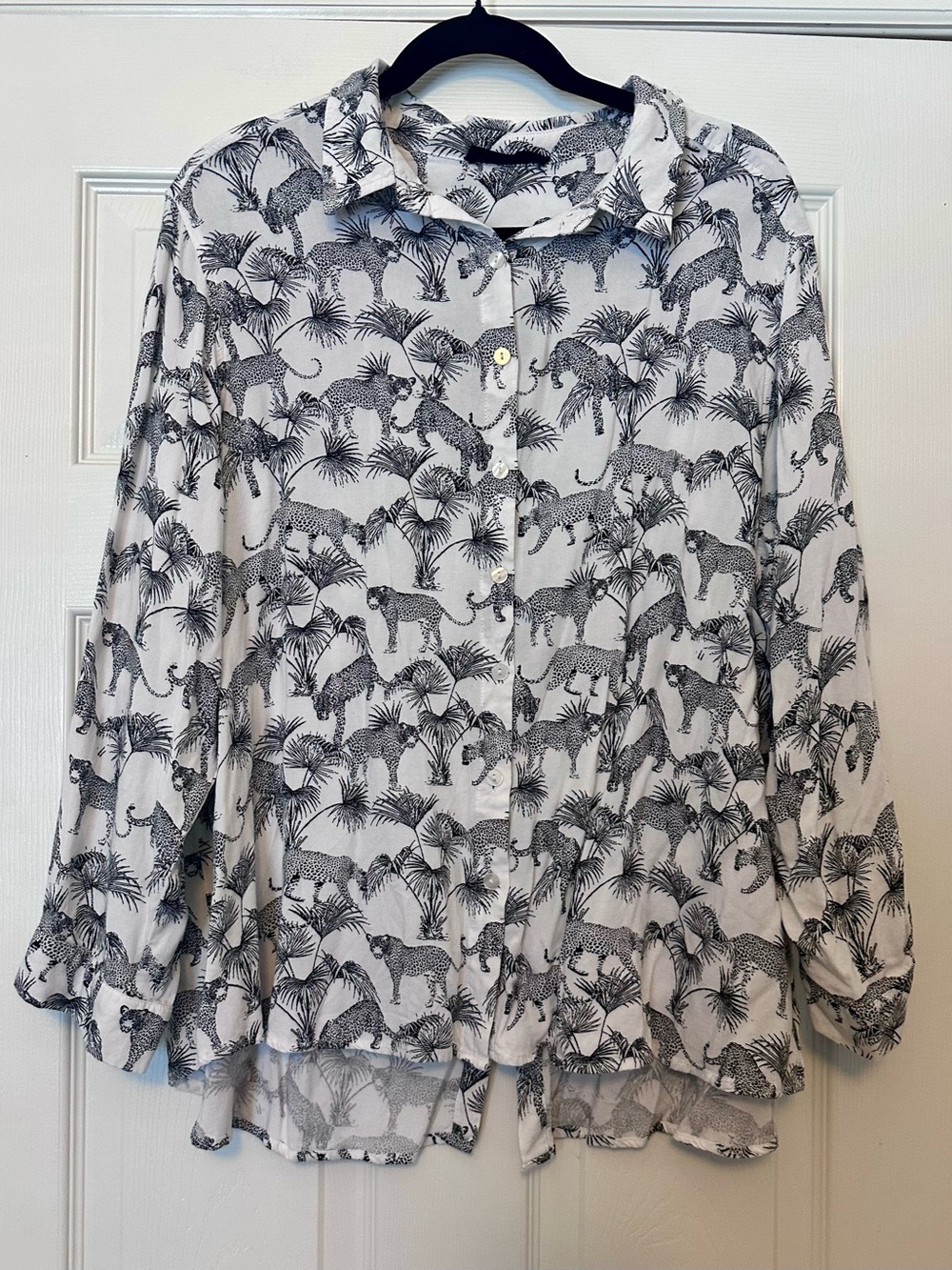 Jane & Delancey Black & White Leopard Print Button-Up - Size 1X